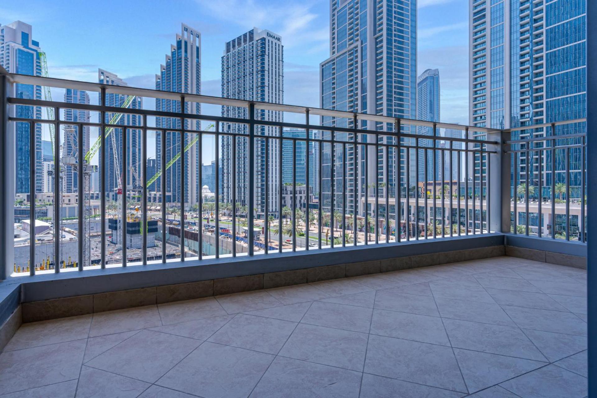 Skyline View I Super-fast Wi-fi I Downtown Apartment *
